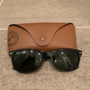 Ray-Ban Wayfarer Sunglasses